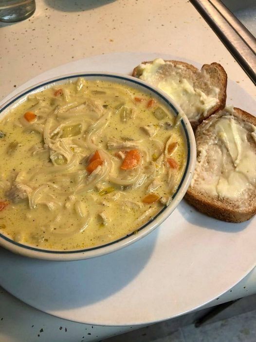 HEARTY CHICKEN NOODLE SOUP Dieter24   384271311 314495674637021 8216893046888648754 N 