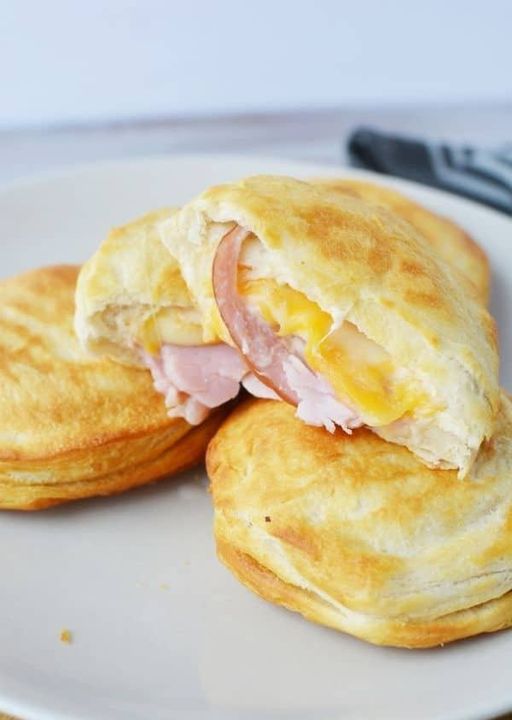 Air Fryer Ham and Cheese Biscuit Sandwiches Dieter24